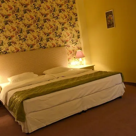 Hotel Parish 2*